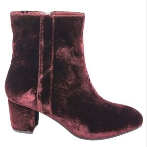 Earth Sparta Burgundy Velvet Ankle Boots Purple Block Heel Round Toe Witchy 8.5